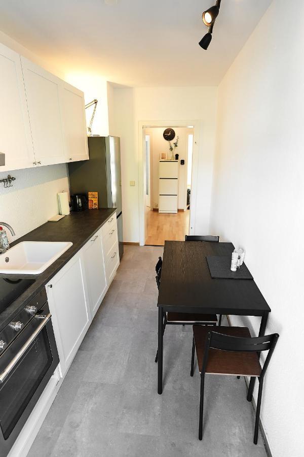 N2 Centrally Located 3-Room Apartment With Balcony Or Individual Rooms كارلسروه المظهر الخارجي الصورة