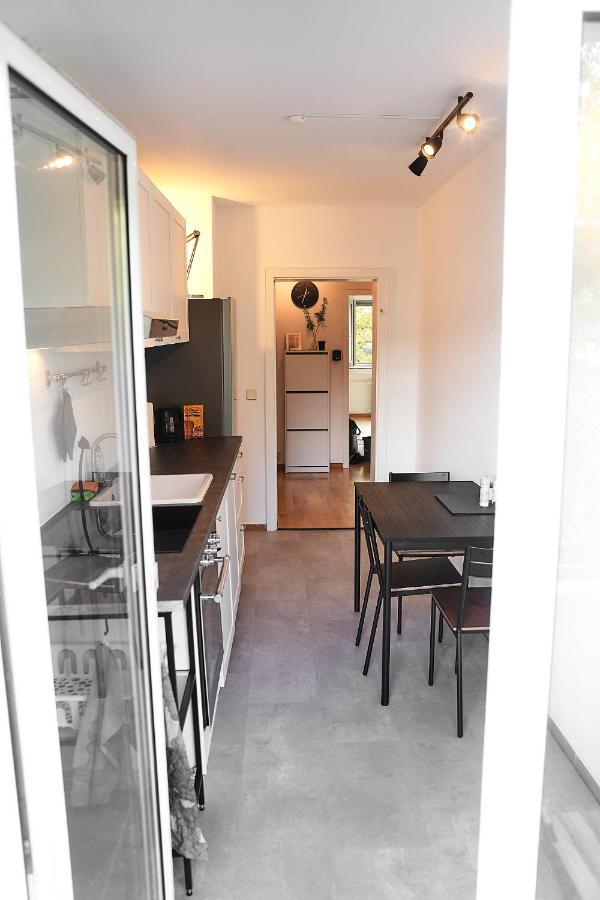 N2 Centrally Located 3-Room Apartment With Balcony Or Individual Rooms كارلسروه المظهر الخارجي الصورة