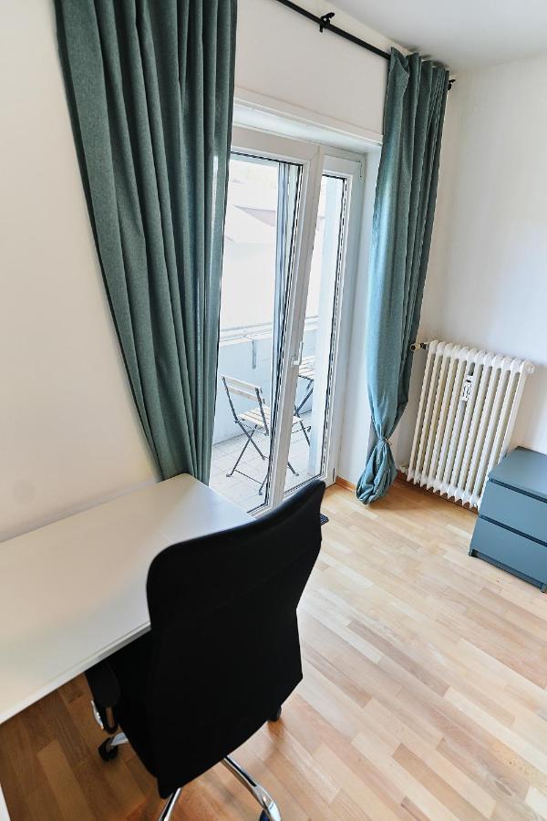 N2 Centrally Located 3-Room Apartment With Balcony Or Individual Rooms كارلسروه المظهر الخارجي الصورة