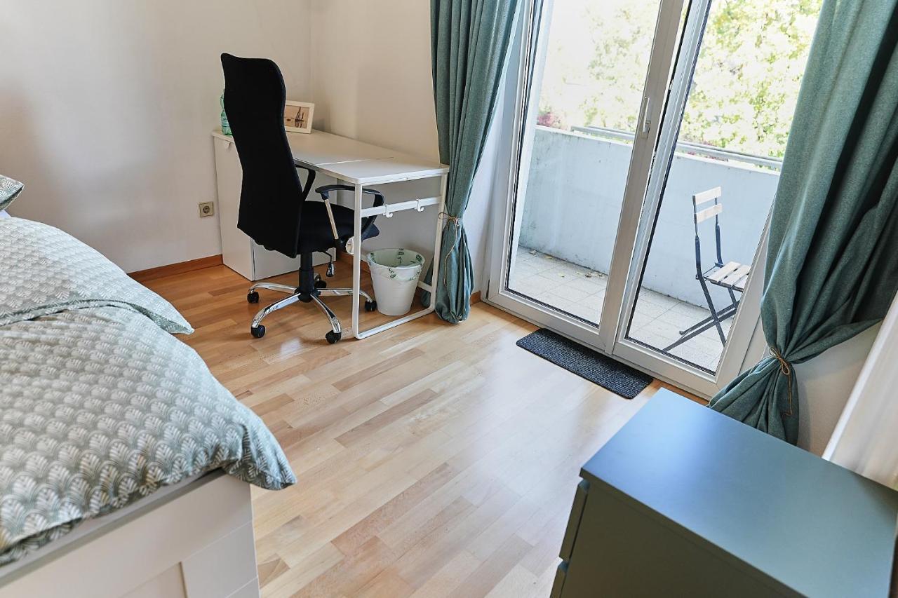 N2 Centrally Located 3-Room Apartment With Balcony Or Individual Rooms كارلسروه المظهر الخارجي الصورة