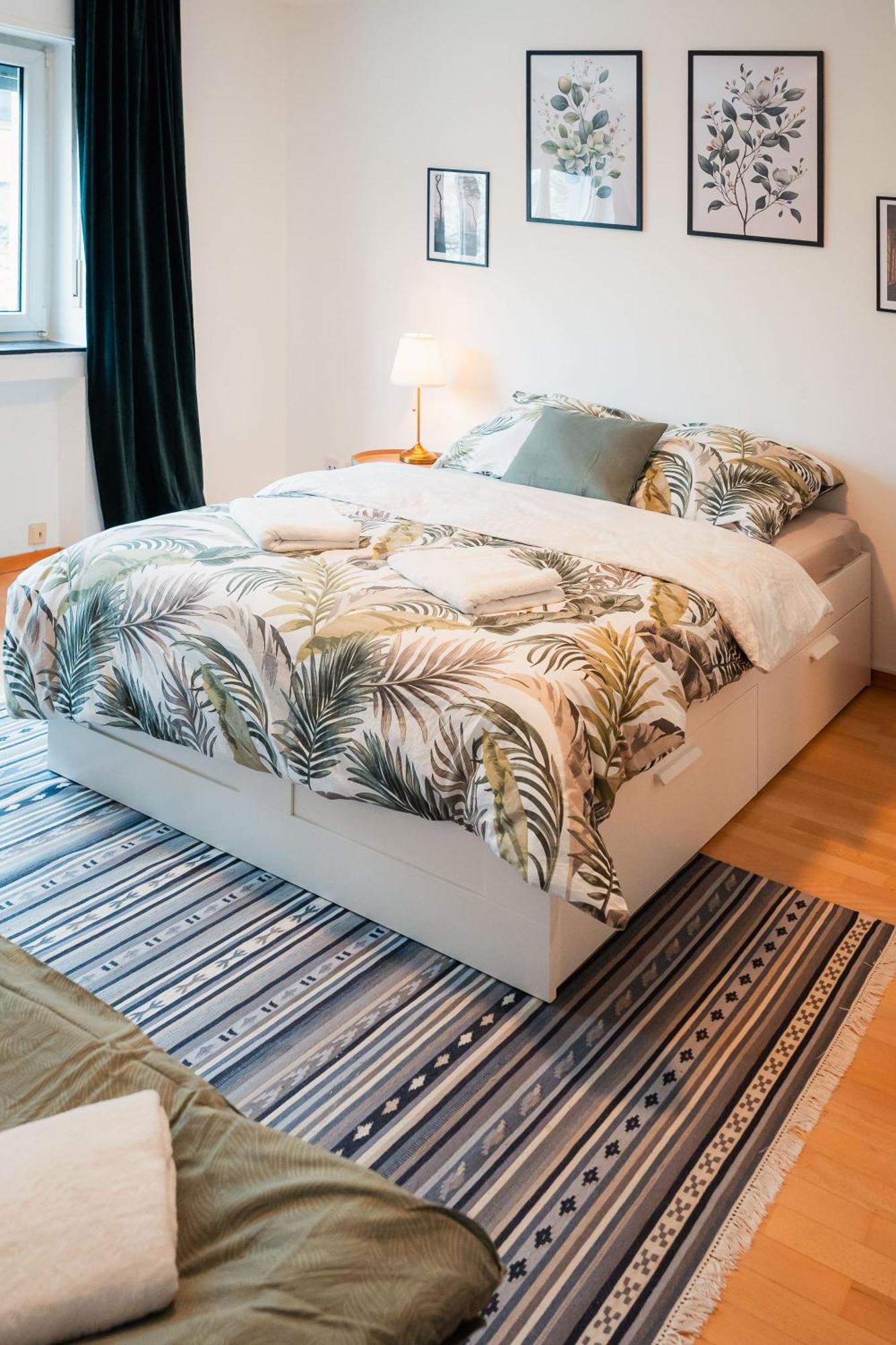 N2 Centrally Located 3-Room Apartment With Balcony Or Individual Rooms كارلسروه المظهر الخارجي الصورة